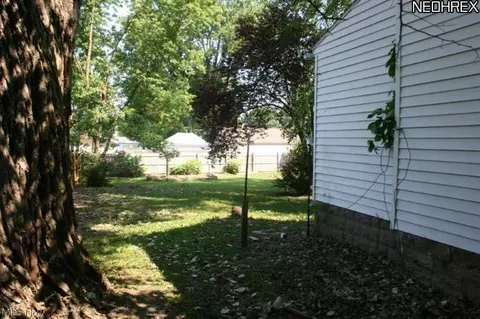 203 E Main St, Norwalk, OH 44857 photo 9