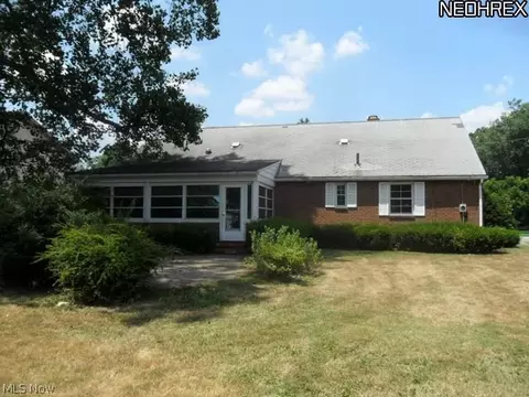 312 E 15th St, Dover, OH 44622 photo 3