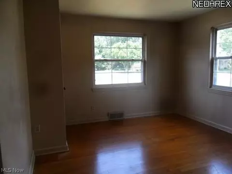 312 E 15th St, Dover, OH 44622 photo 9
