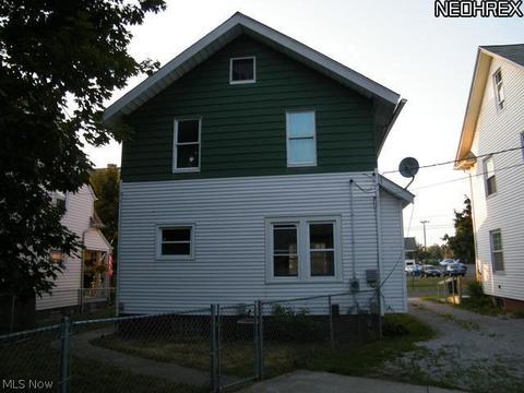 412 8th St, Elyria, OH 44035 photo 2