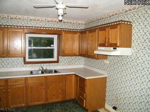 412 8th St, Elyria, OH 44035 photo 5
