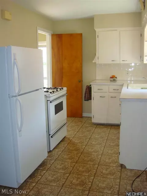 34 Grimm Heights Ave, Struthers, OH 44471 photo 4