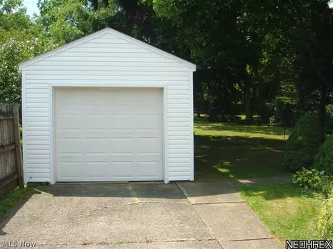34 Grimm Heights Ave, Struthers, OH 44471 photo 13