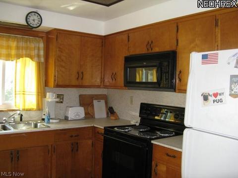 216 E Brg, Berea, OH 44017 photo 6