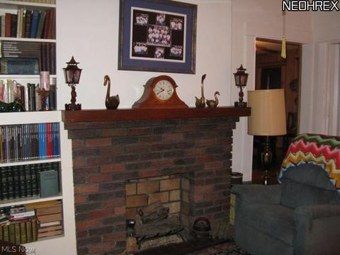 216 E Brg, Berea, OH 44017 photo 2