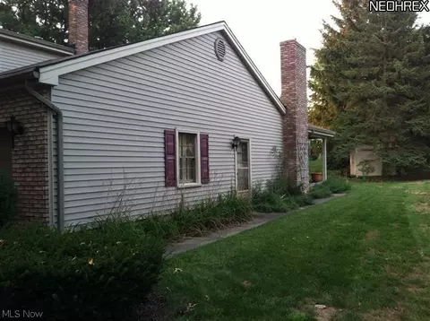 7979 Aquadale Dr, Boardman, OH 44512 photo 2
