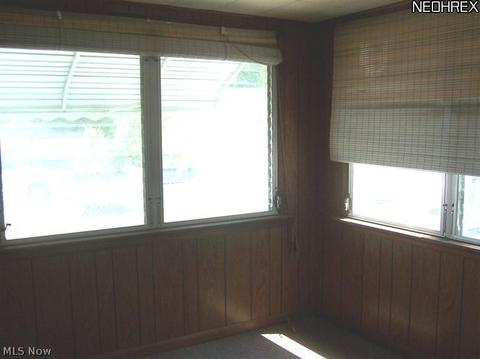480 Elm St, Struthers, OH 44471 photo 7