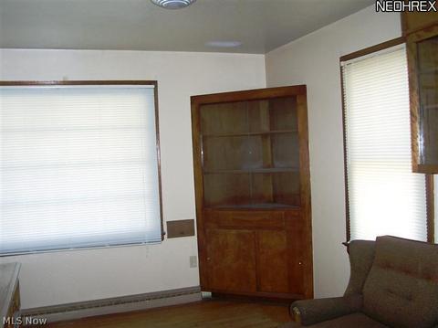 480 Elm St, Struthers, OH 44471 photo 3