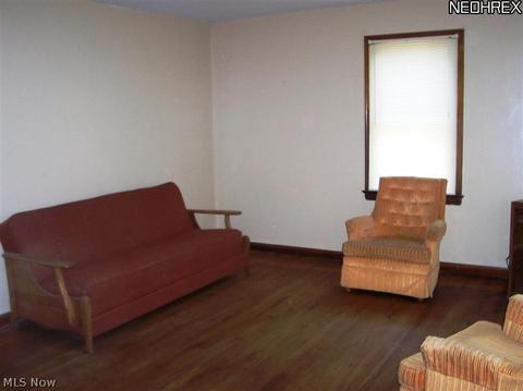 480 Elm St, Struthers, OH 44471 photo 4