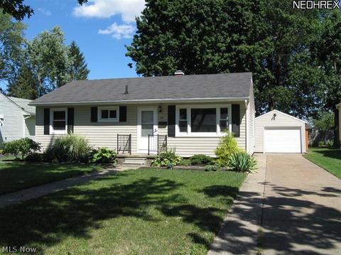 135 Seneca Ave, Elyria, OH 44035 photo 1