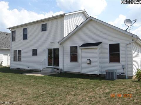 644 Alexis Dr, Elyria, OH 44035 photo 2