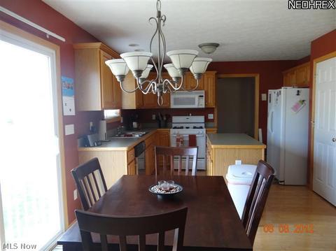 644 Alexis Dr, Elyria, OH 44035 photo 5