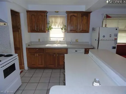 6291 State, Parma, OH 44134 photo 9