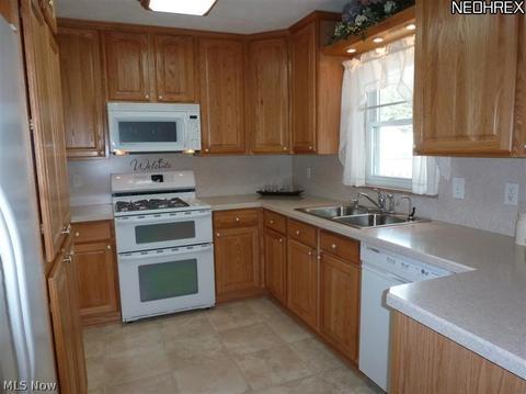 745 Dickerson Rd, Willowick, OH 44095 photo 8