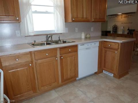 745 Dickerson Rd, Willowick, OH 44095 photo 9
