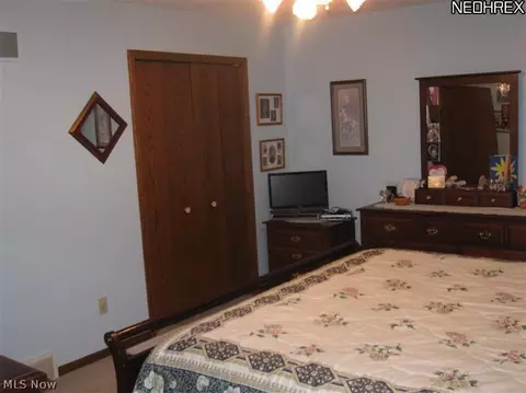 3482 Donegal St NE, Canton, OH 44721 photo 17
