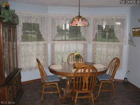 3482 Donegal St NE, Canton, OH 44721 photo 10