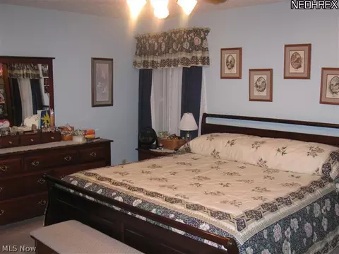 3482 Donegal St NE, Canton, OH 44721 photo 15