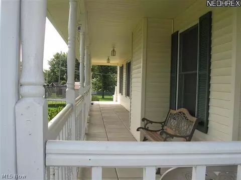 3482 Donegal St NE, Canton, OH 44721 photo 4