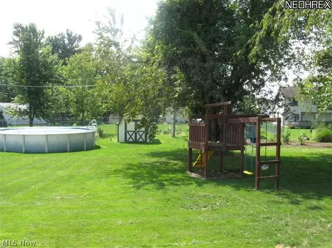 3482 Donegal St NE, Canton, OH 44721 photo 7