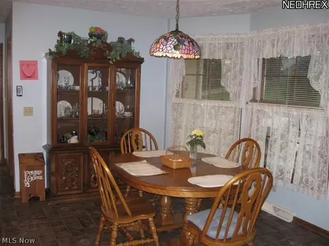 3482 Donegal St NE, Canton, OH 44721 photo 11