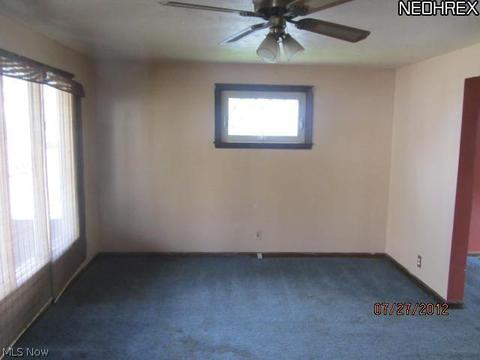 115 Beverly Ct, Elyria, OH 44035 photo 2