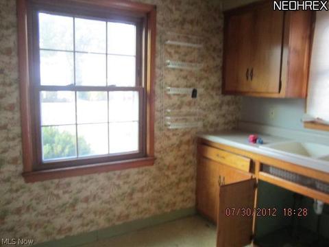 23960 Devoe Ave, Euclid, OH 44123 photo 4