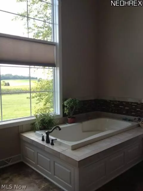 870 E Hutton Rd, Wooster, OH 44691 photo 13