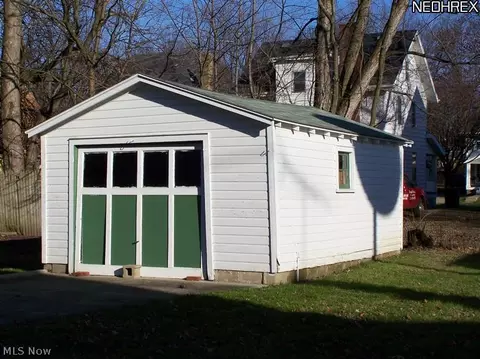 703 Noah Ave, Akron, OH 44320 photo 12
