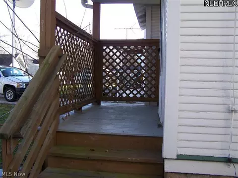 703 Noah Ave, Akron, OH 44320 photo 8