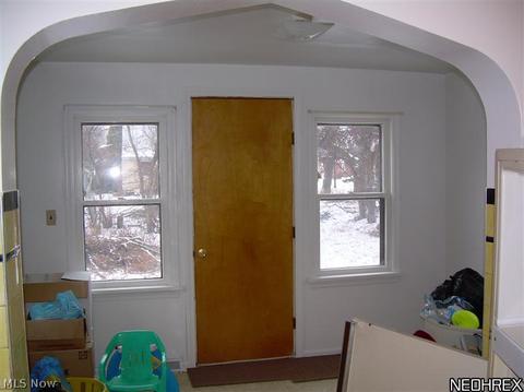 913 E 15th St, Ashtabula, OH 44004 photo 2