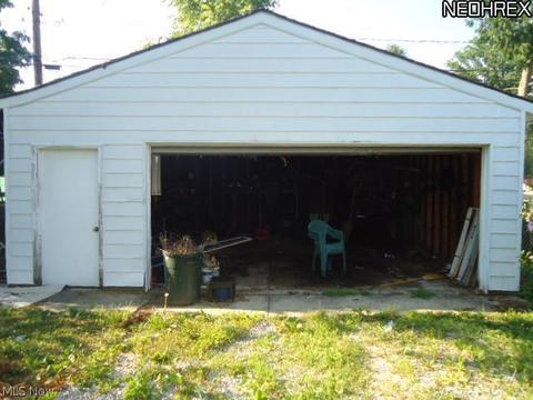 230 Denison Ave, Elyria, OH 44035 photo 3