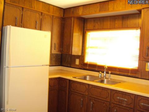 505 Lenora St, Dover, OH 44622 photo 6