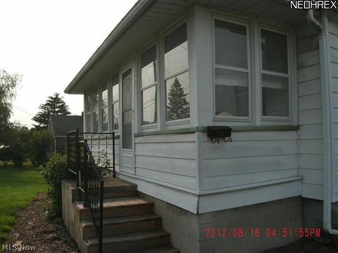 385 Como Ave, Struthers, OH 44471 photo 3