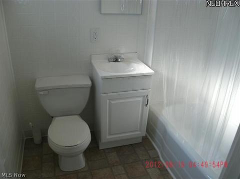 385 Como Ave, Struthers, OH 44471 photo 9