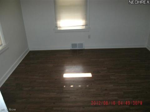 385 Como Ave, Struthers, OH 44471 photo 8