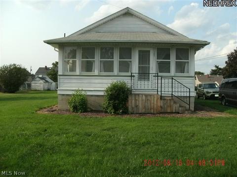 385 Como Ave, Struthers, OH 44471 photo 1