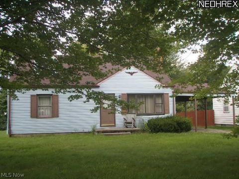 487 Judith Ln, Struthers, OH 44471 photo 2