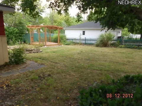 369 Windsor Dr, Elyria, OH 44035 photo 11