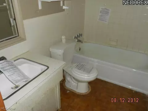 369 Windsor Dr, Elyria, OH 44035 photo 7