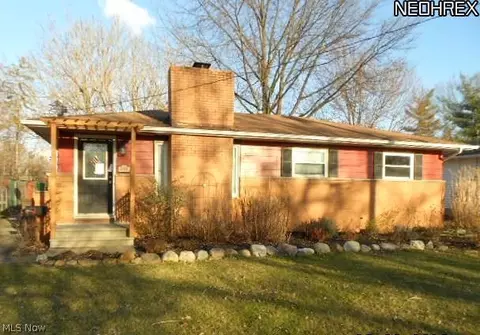 369 Windsor Dr, Elyria, OH 44035 photo 1