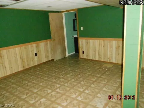 369 Windsor Dr, Elyria, OH 44035 photo 9