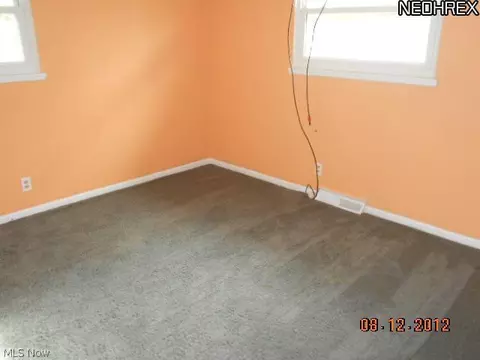 369 Windsor Dr, Elyria, OH 44035 photo 6