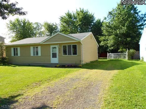 9870 Belden Dr, Windham, OH 44288 photo 2