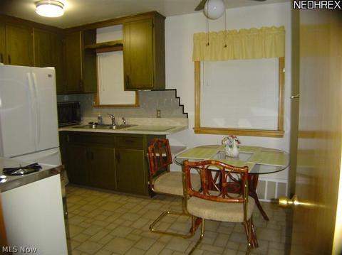 29953 Elgin Rd, Wickliffe, OH 44092 photo 9