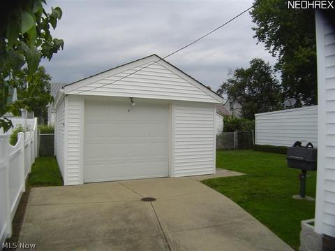 29953 Elgin Rd, Wickliffe, OH 44092 photo 19