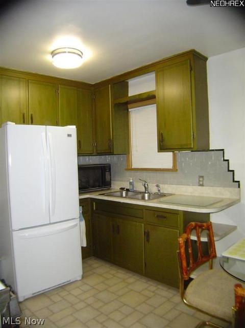 29953 Elgin Rd, Wickliffe, OH 44092 photo 8