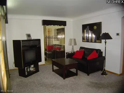 29953 Elgin Rd, Wickliffe, OH 44092 photo 6