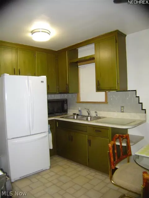 29953 Elgin Rd, Wickliffe, OH 44092 photo 8