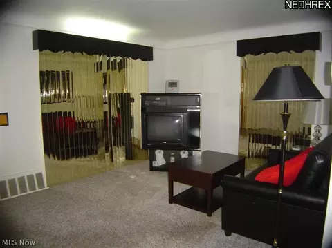29953 Elgin Rd, Wickliffe, OH 44092 photo 5